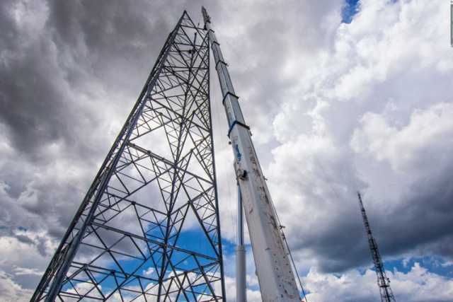 Nelle campagne di Bari un'antenna di metallo che tocca le nuvole: sar� alta 120 metri  